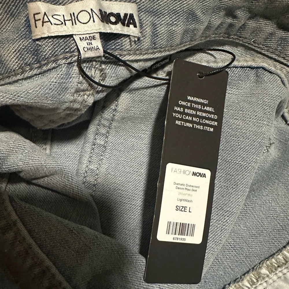 Fashion Nova High-Waist Distressed Maxi Denim Skirt size L